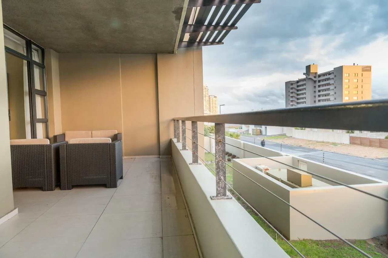Apartment Modern 2 Bedroom With Underground Parking 1 Mins From Beach-205 La Cabina, Blouberg, Cape Town Bloubergstrand