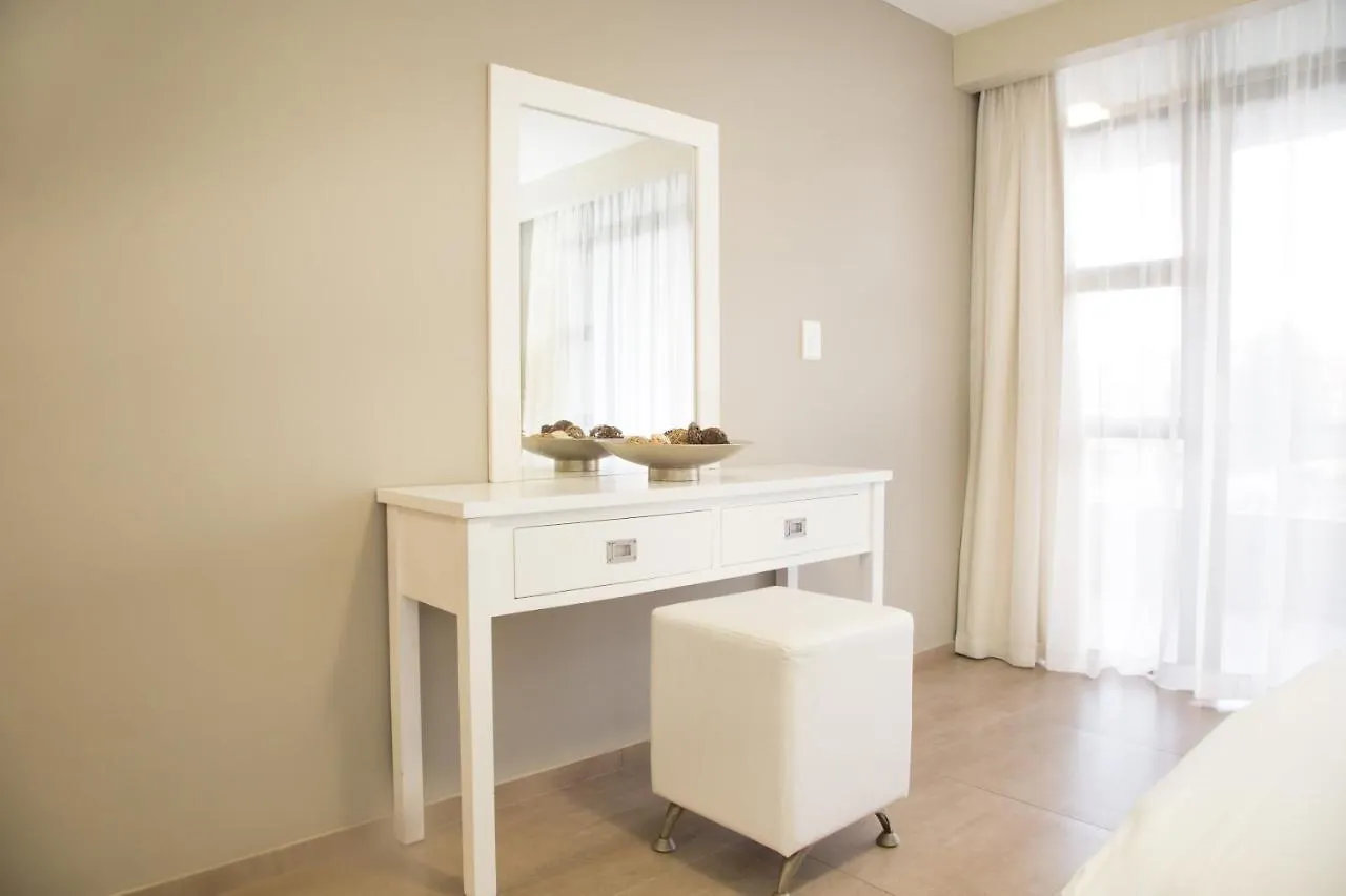 Apartment Modern 2 Bedroom With Underground Parking 1 Mins From Beach-205 La Cabina, Blouberg, Cape Town Bloubergstrand
