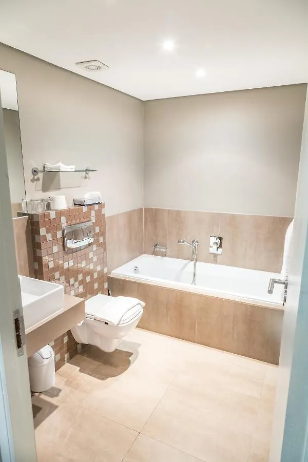 Modern 2 Bedroom With Underground Parking 1 Mins From Beach-205 La Cabina, Blouberg, Cape Town Bloubergstrand 0*,